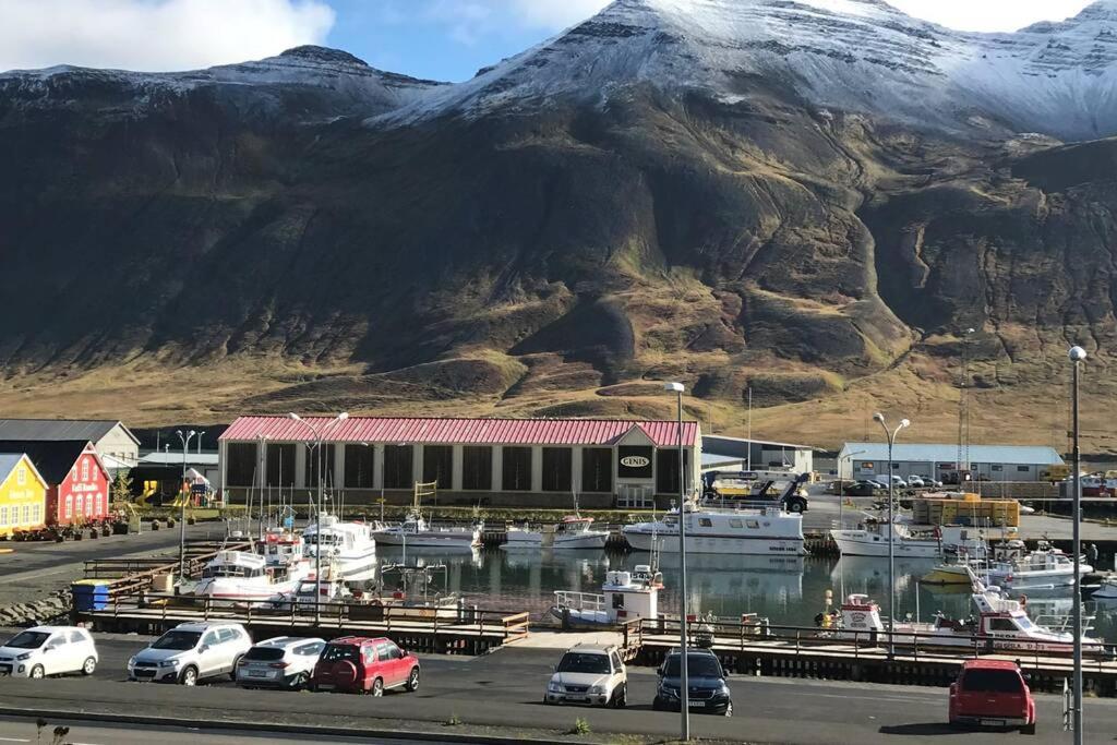 House With A Warm Soul In North Iceland Siglufjordur Exteriör bild
