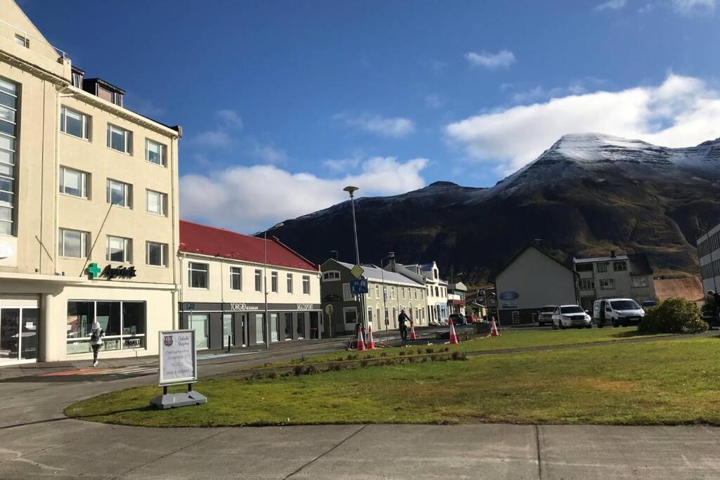 House With A Warm Soul In North Iceland Siglufjordur Exteriör bild