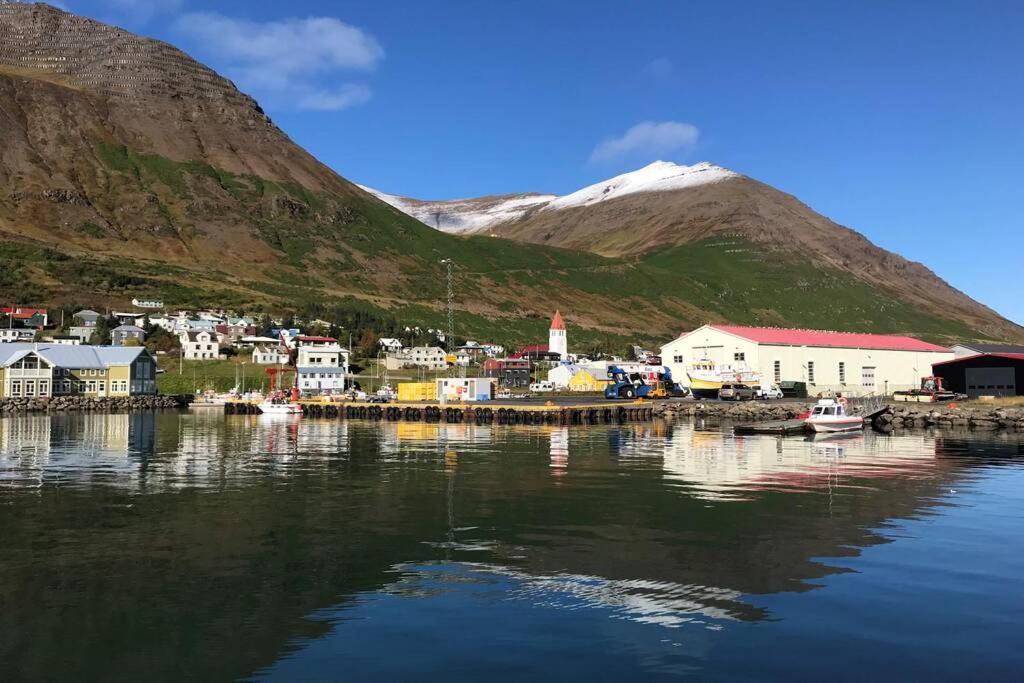 House With A Warm Soul In North Iceland Siglufjordur Exteriör bild