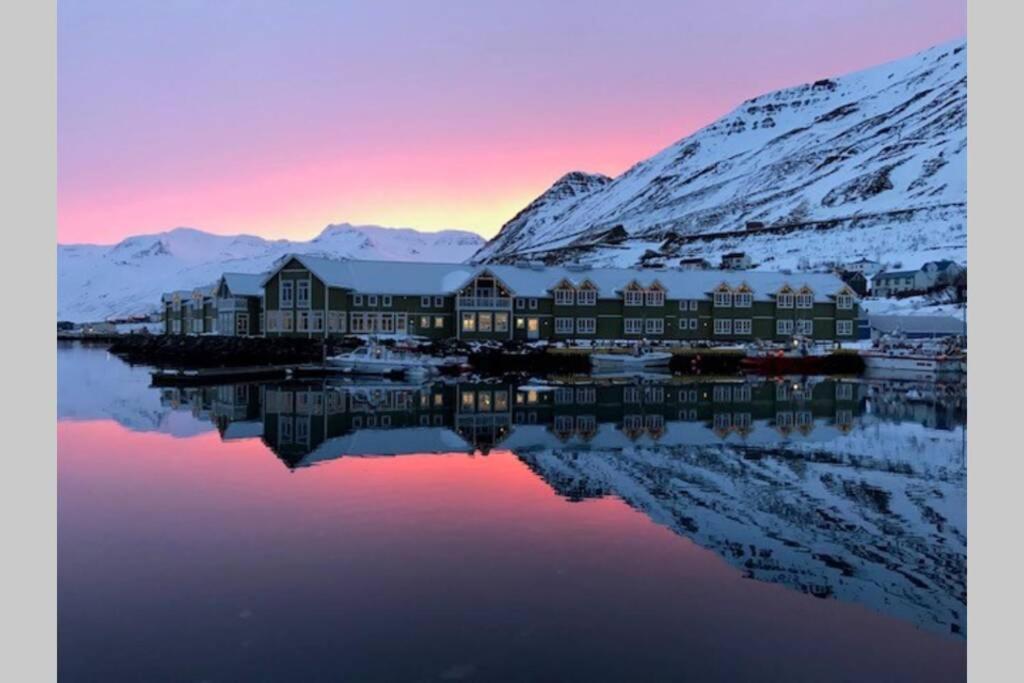 House With A Warm Soul In North Iceland Siglufjordur Exteriör bild
