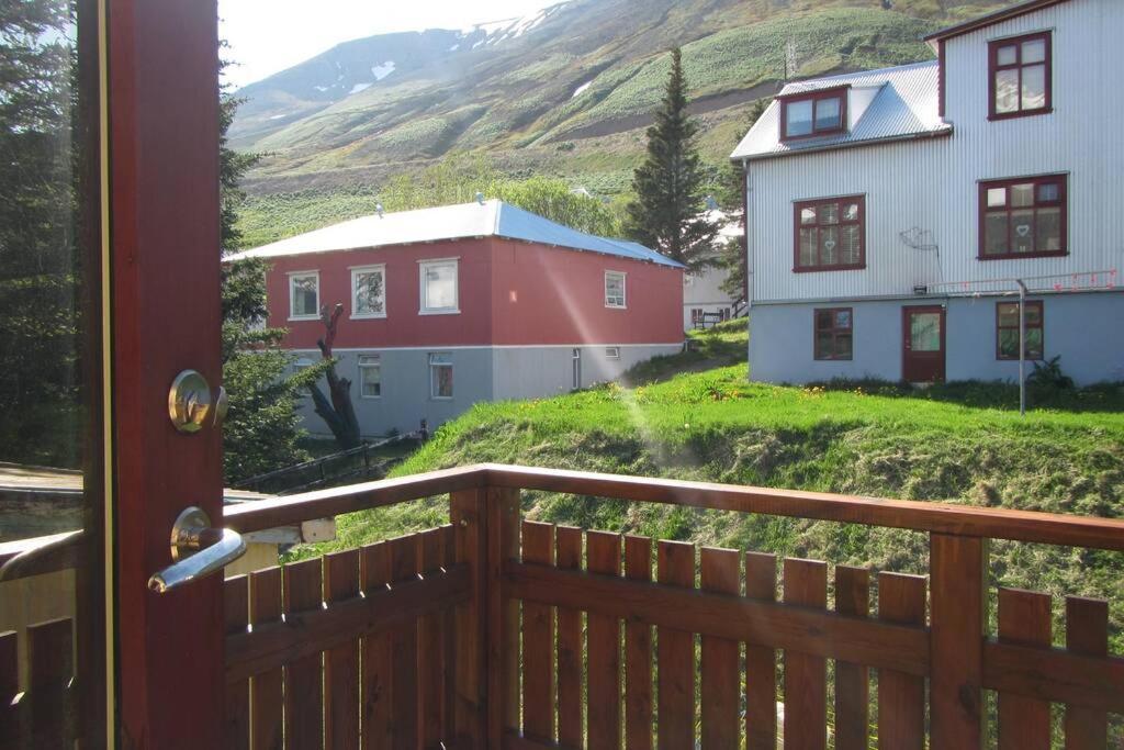 House With A Warm Soul In North Iceland Siglufjordur Exteriör bild